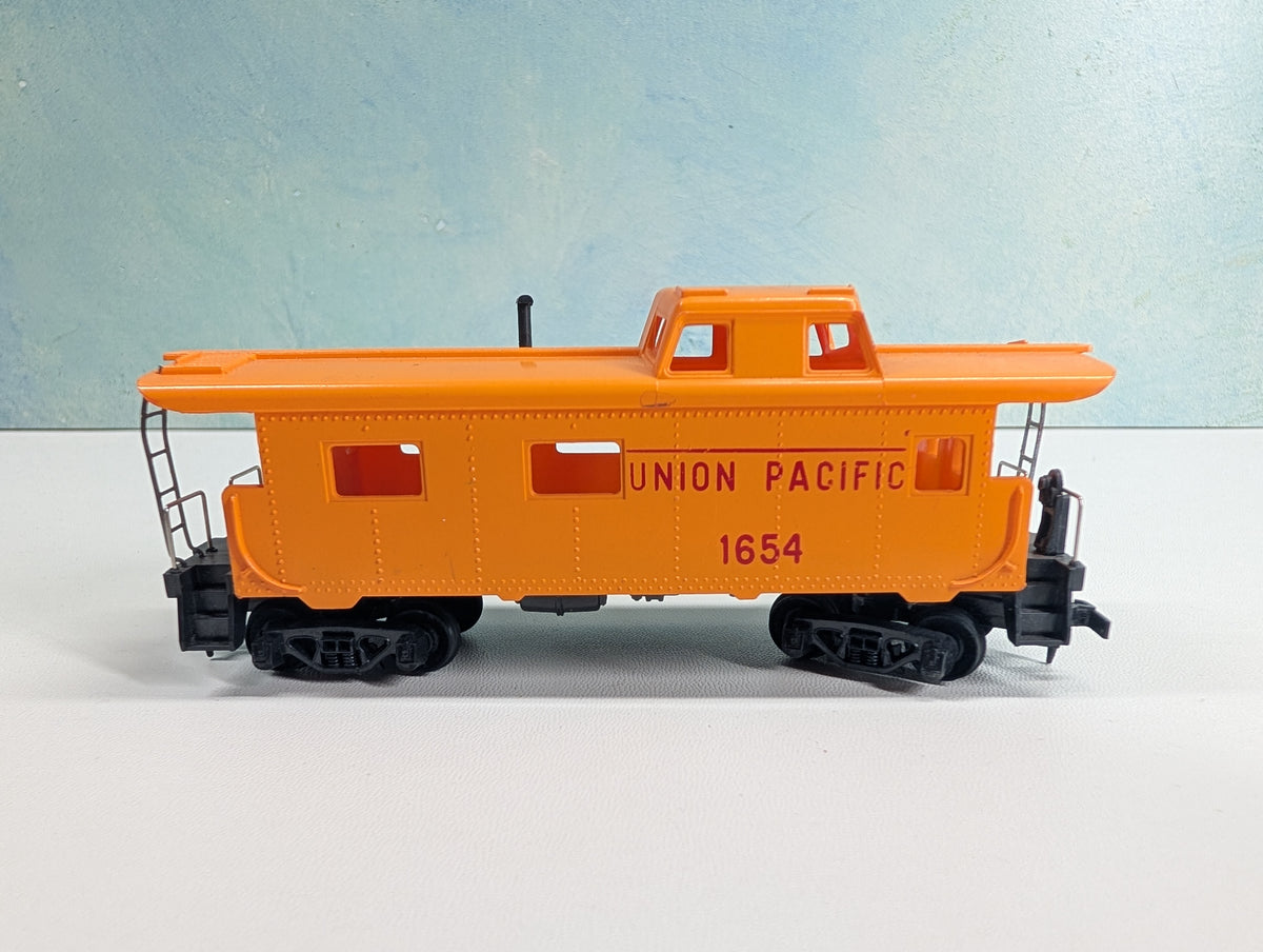 USED Tyco HO Scale Caboose Union Pacific #1654