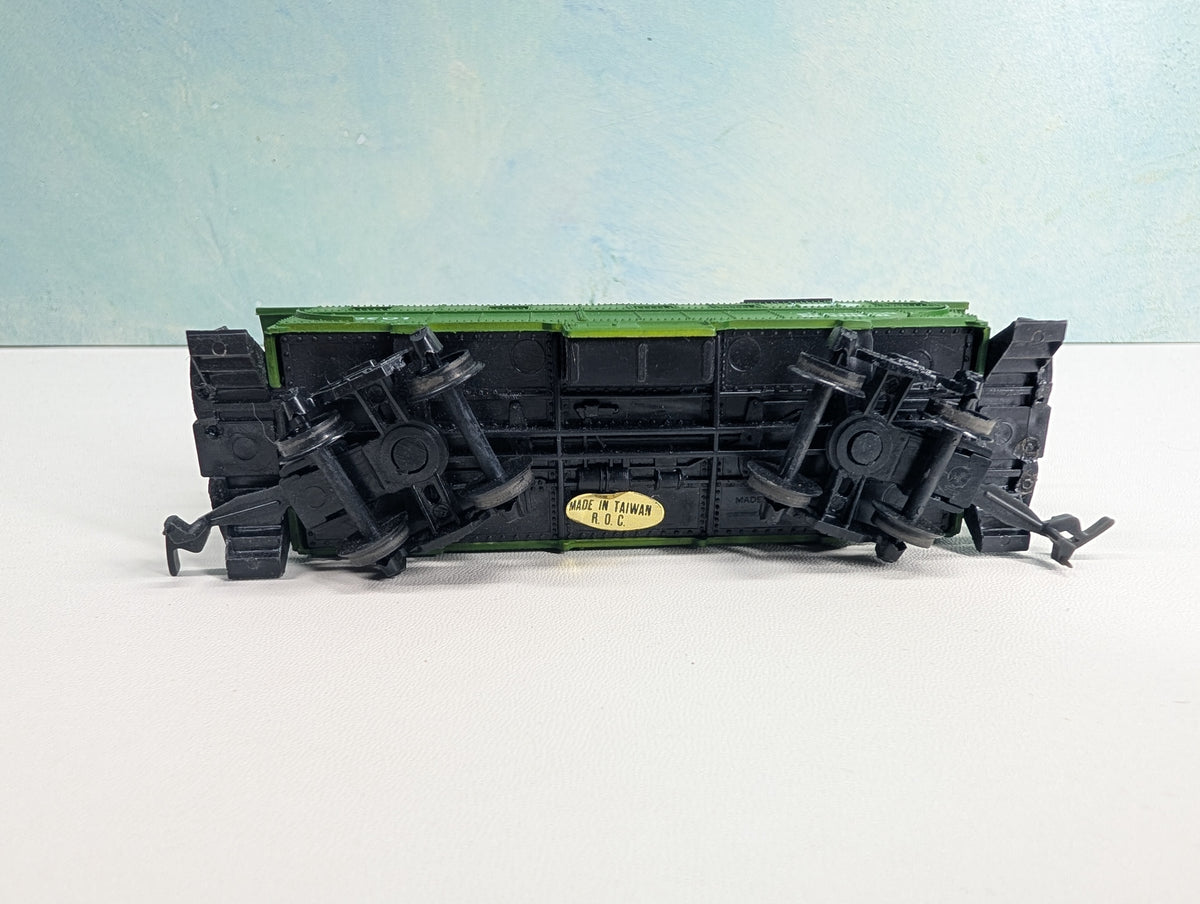 USED Lionel HO Scale Caboose Burlington Northern #98601