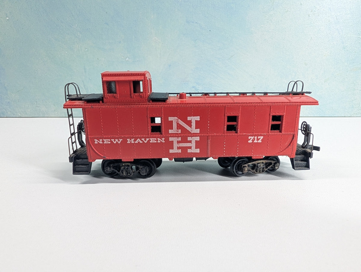 USED Athearn HO Scale Caboose New Haven #717
