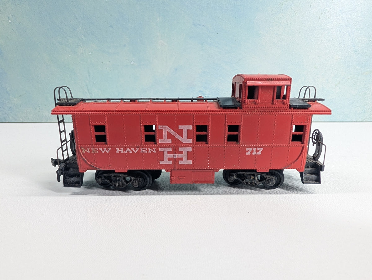 USED Athearn HO Scale Caboose New Haven #717