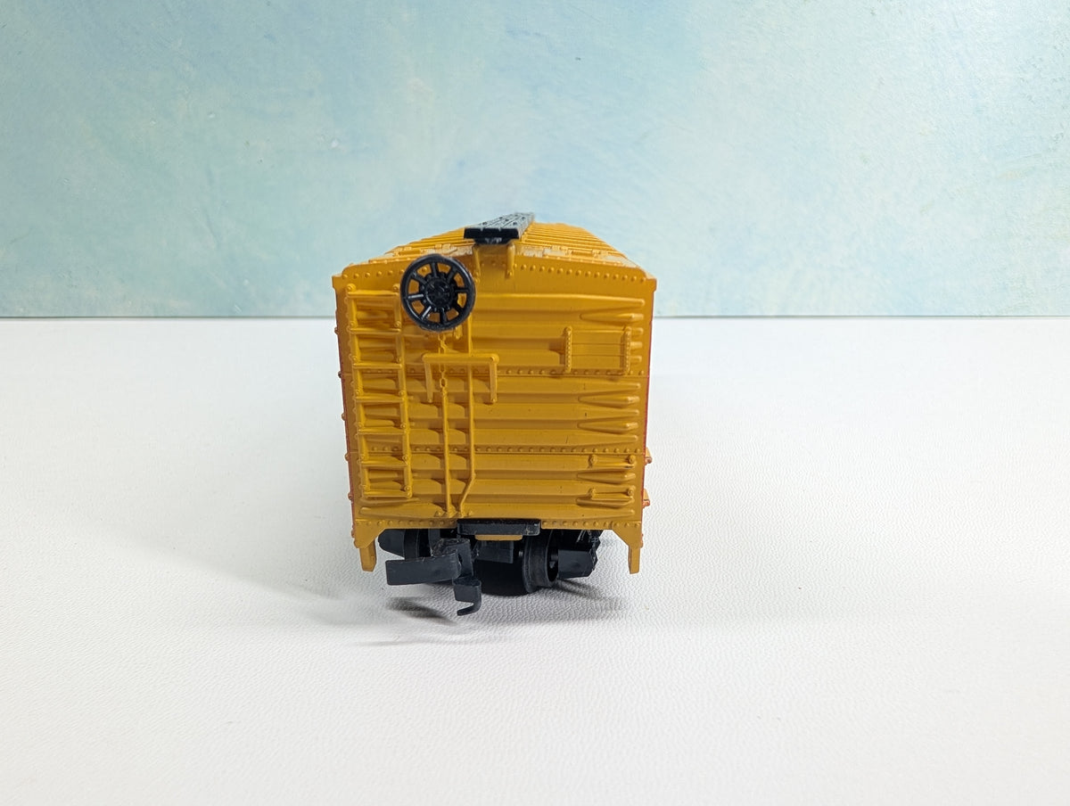 USED AHM HO Scale 40' Wooden Reefer Box Car Supreme Salad Wafers MBIX #3905