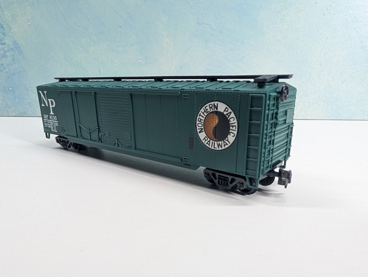 USED HO Scale 50' Combo Box Car Northern Pacific NP #8130