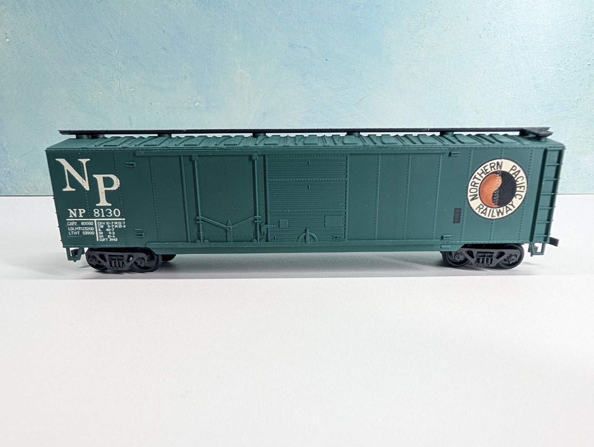 USED HO Scale 50' Combo Box Car Northern Pacific NP #8130