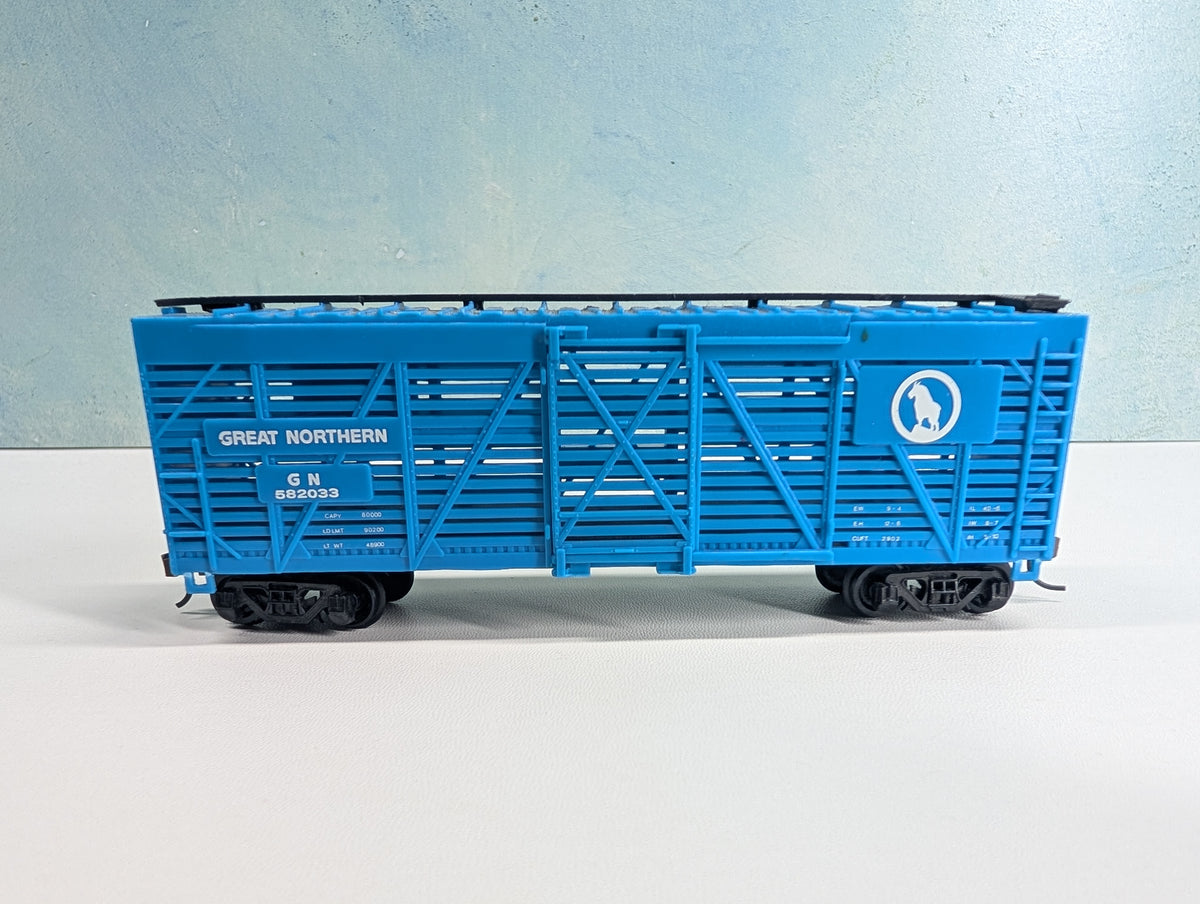 USED Bachmann HO Scale 40' Cattle Stock Car Great Northern GN #582033