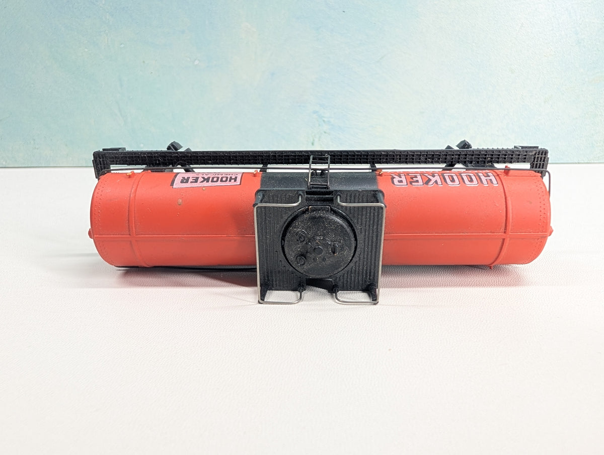 USED Bachmann HO Scale Single Dome Chemical Tank Car Hooker
