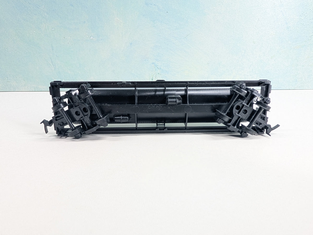 USED Life-Like HO Scale Single Dome Tank Car, V-8 Vegetable Juice Campbell's