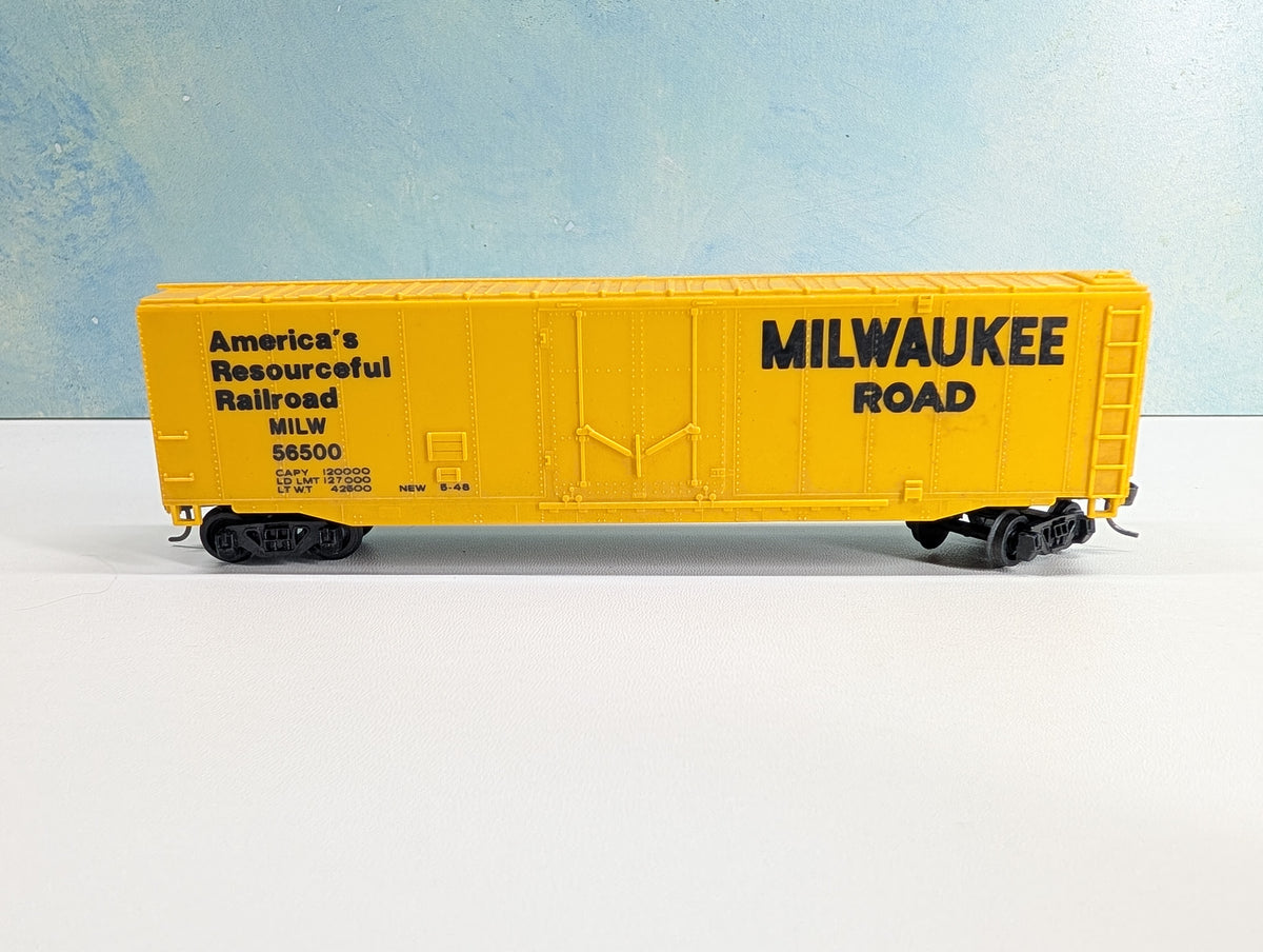USED Bachmann HO Scale 50' Box Car Milwaukee Road MILW #56500