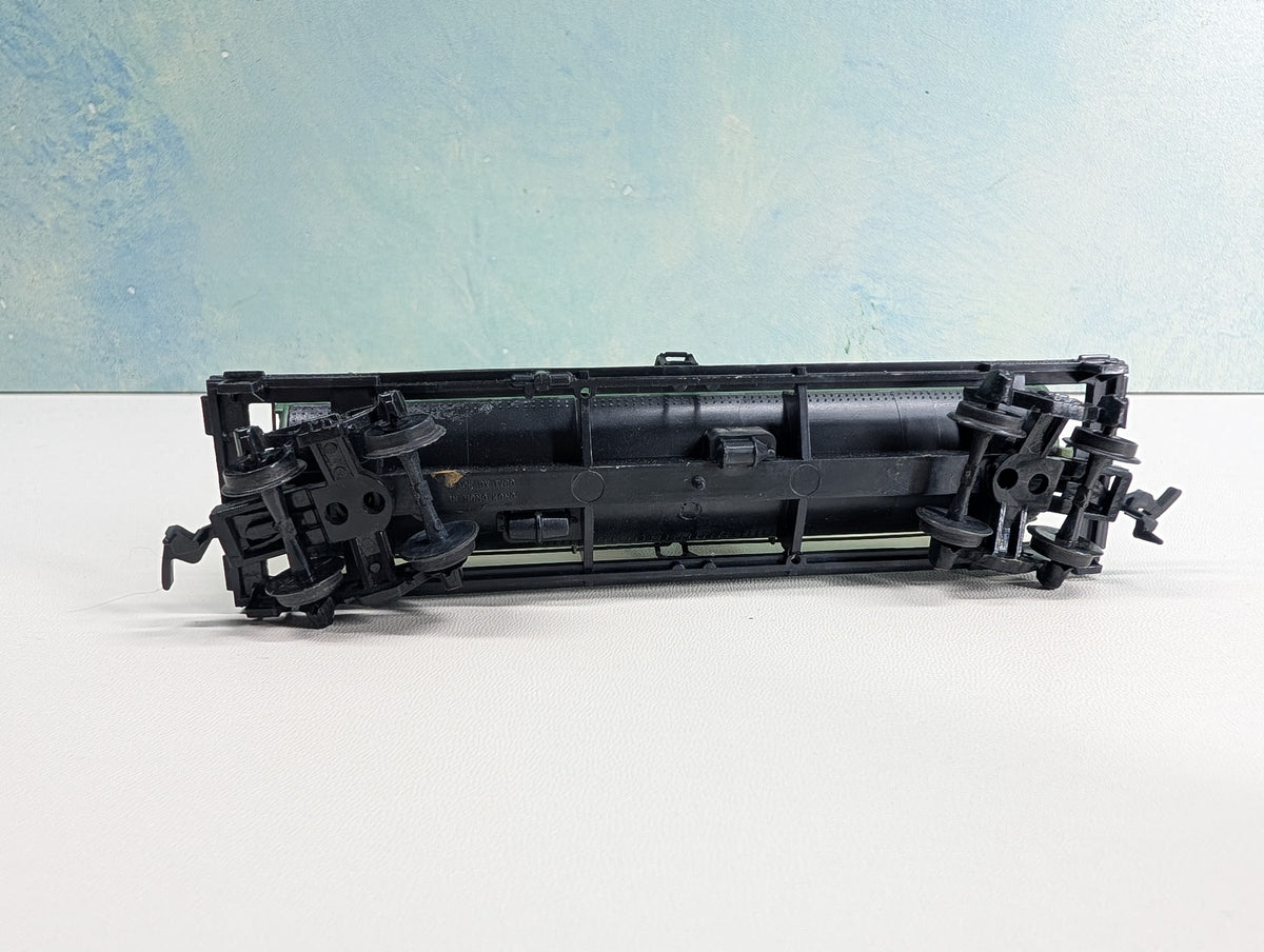 USED Tyco HO Scale Tank Car DuPont DUPX #6046