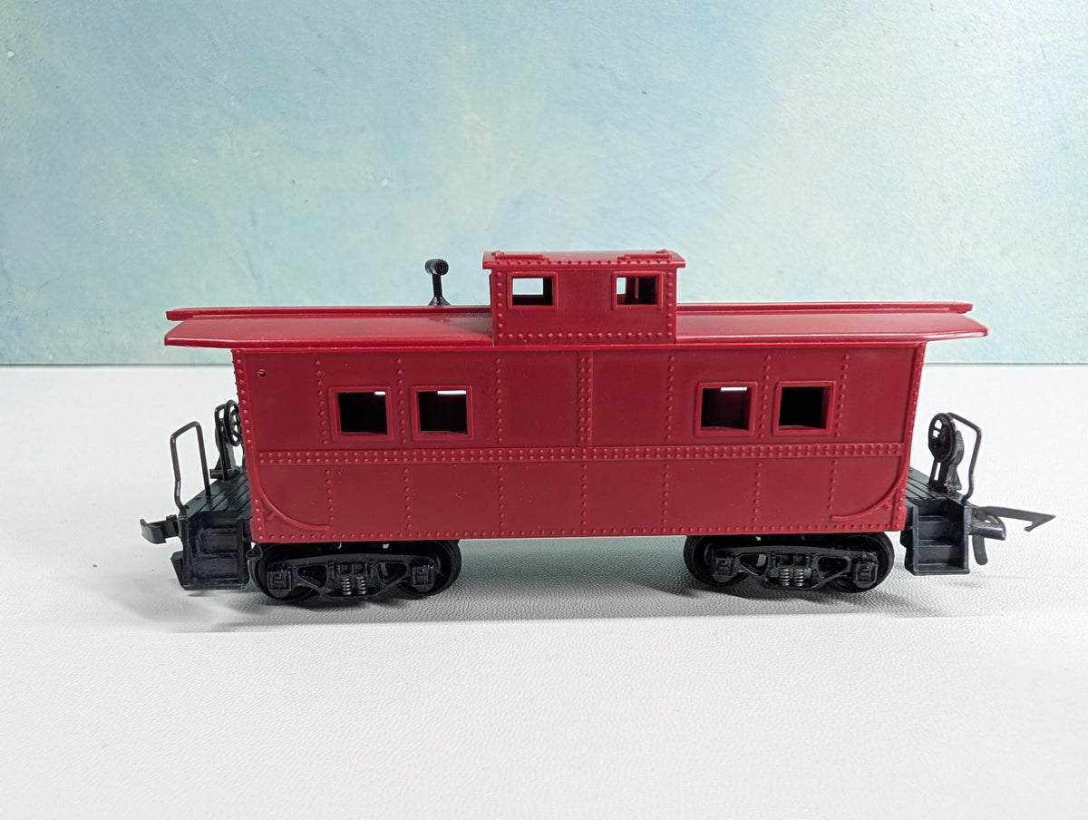 USED HO Scale Caboose Undecorated Red