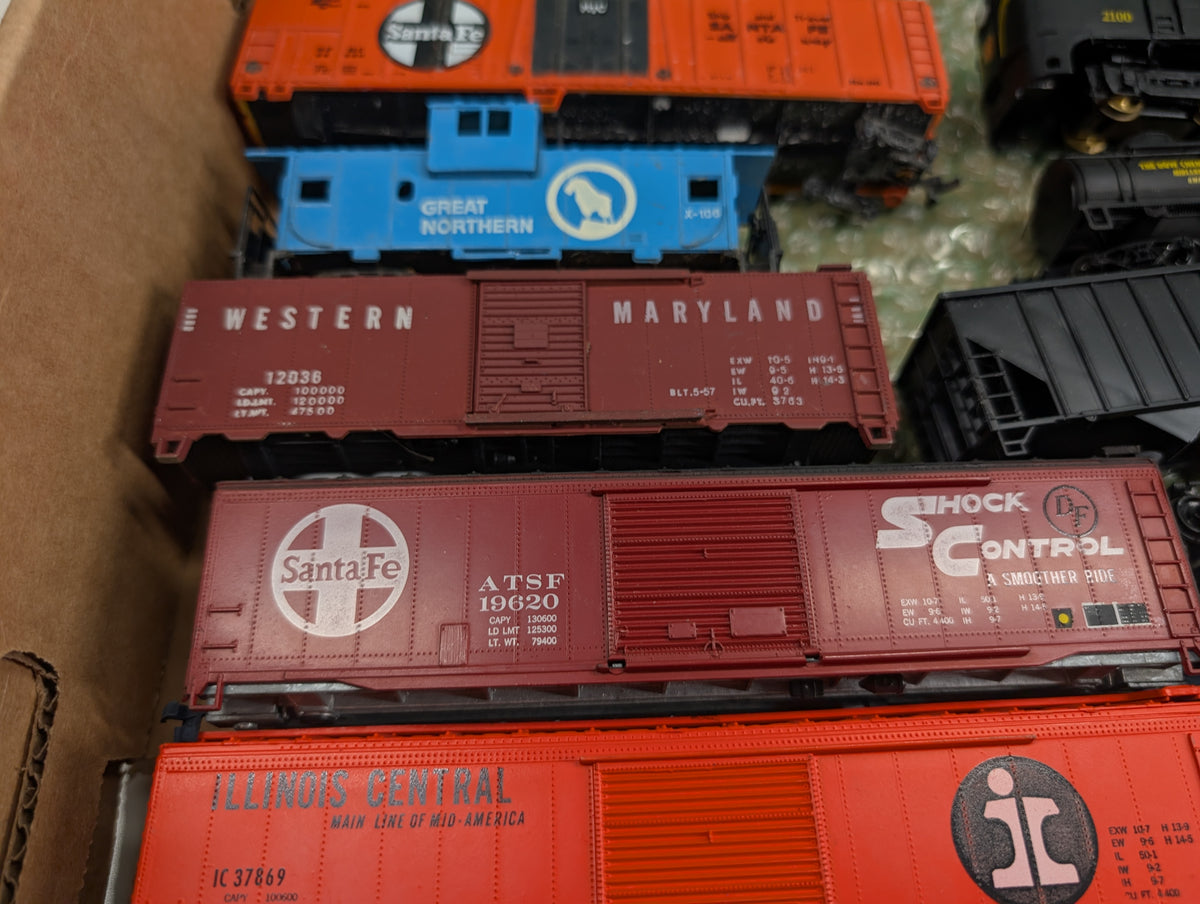 USED HO Scale Lot of for Parts/Repairs Locomotives, Box Cars, Tank Cars, Shells and more
