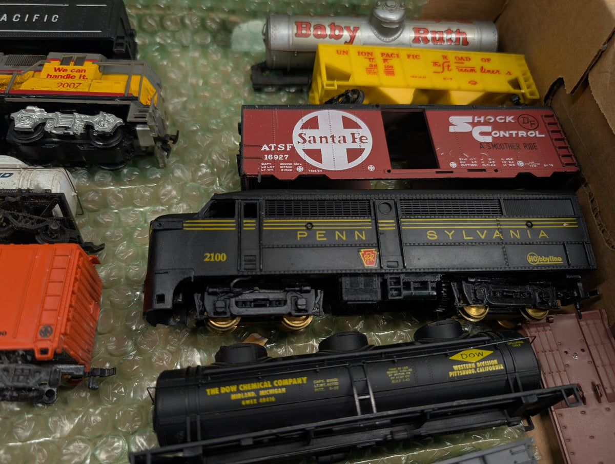 USED HO Scale Lot of for Parts/Repairs Locomotives, Box Cars, Tank Cars, Shells and more