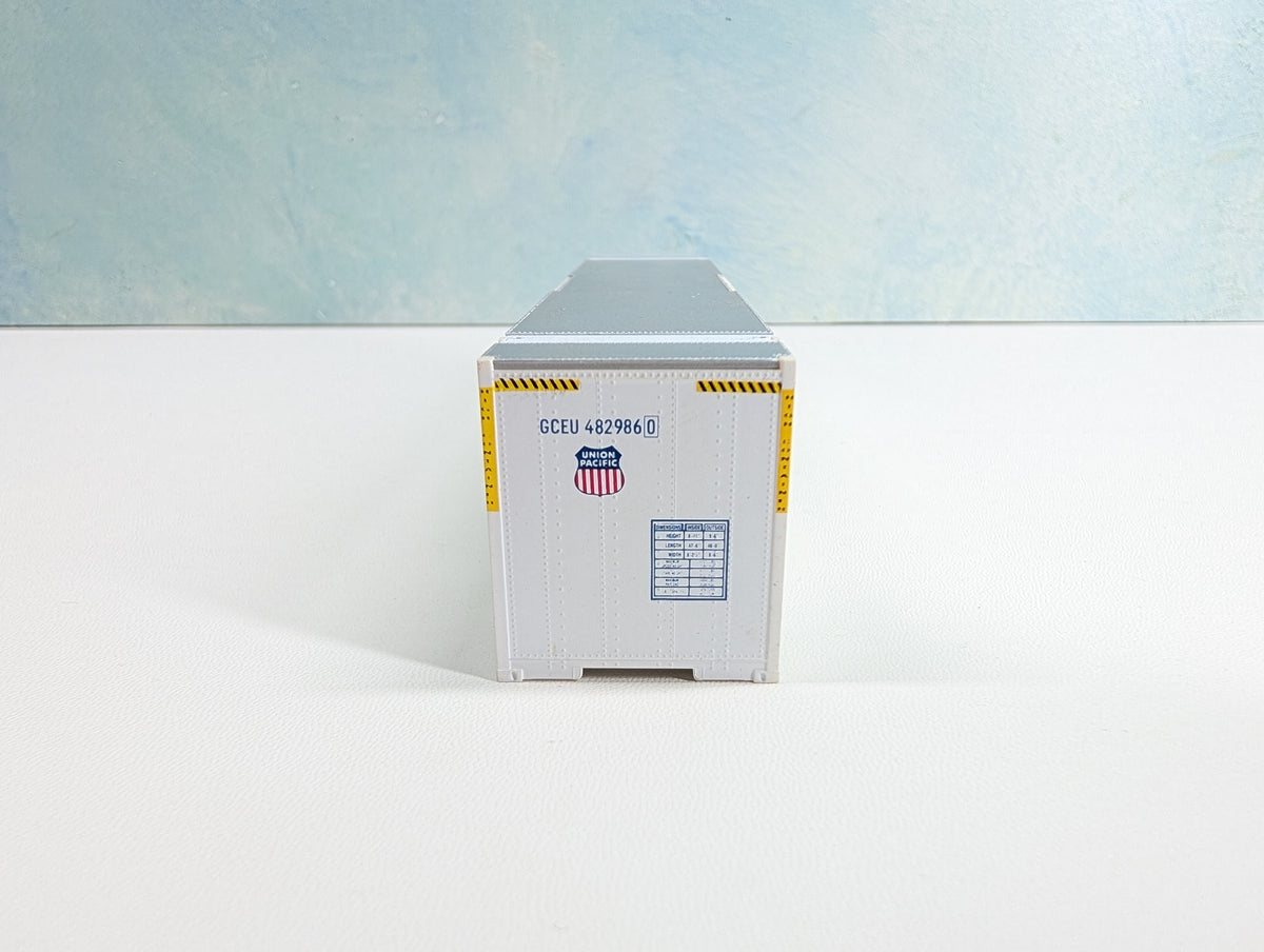 USED Walthers HO Scale 48' Container Genstar GCEU #4829860