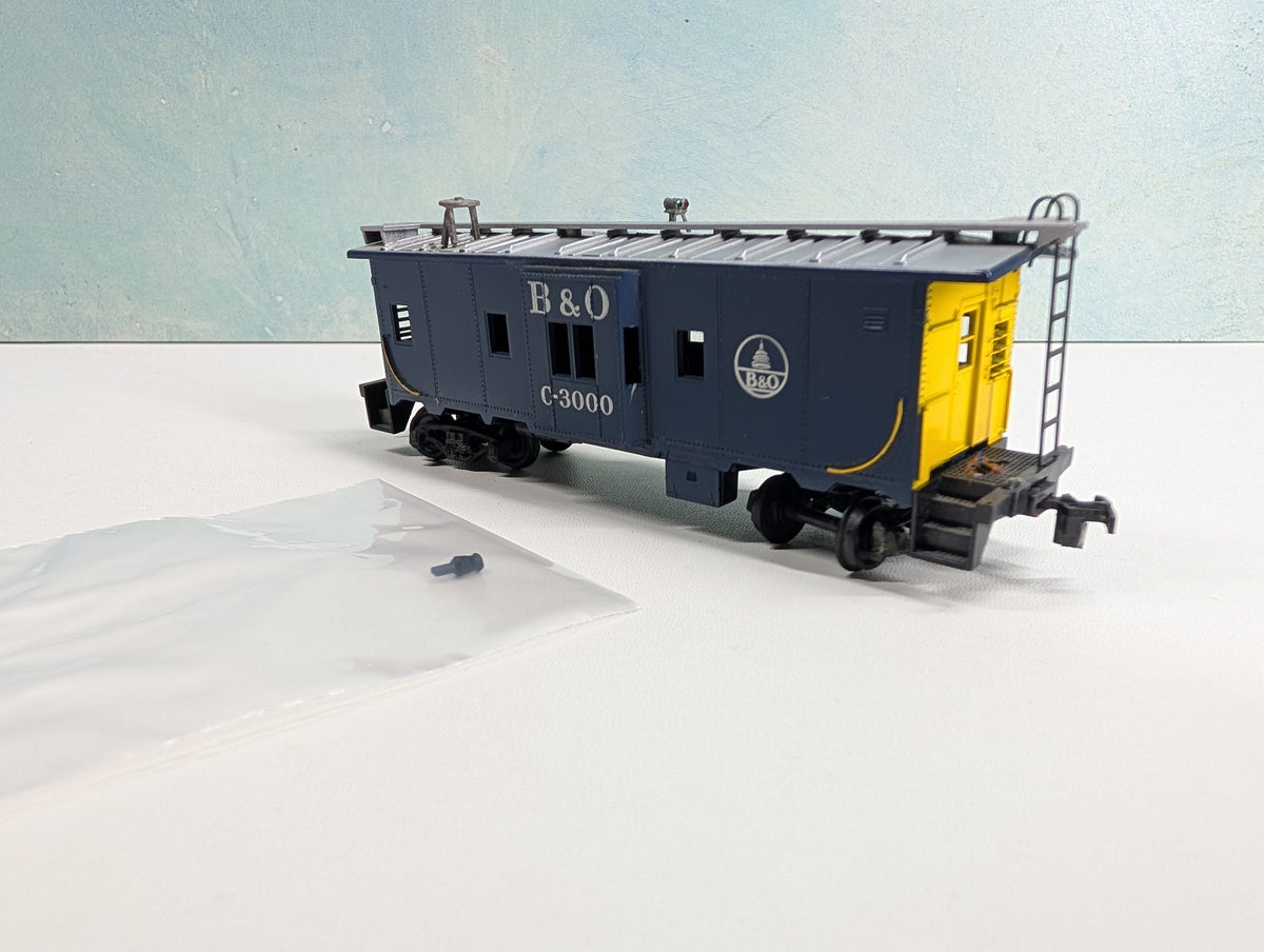 USED Athearn HO Scale Bay Window Caboose Baltimore and Ohio B&O #C-3000
