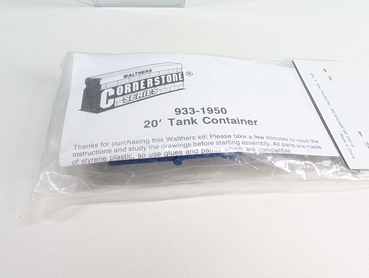 Walthers 933-1952 HO Scale 20' Tank Container Union Pacific