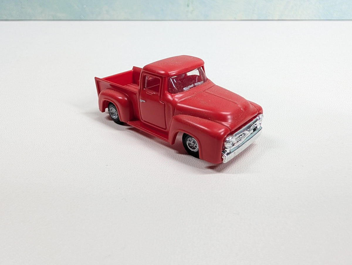 USED HO Scale Red Pick-Up Truck