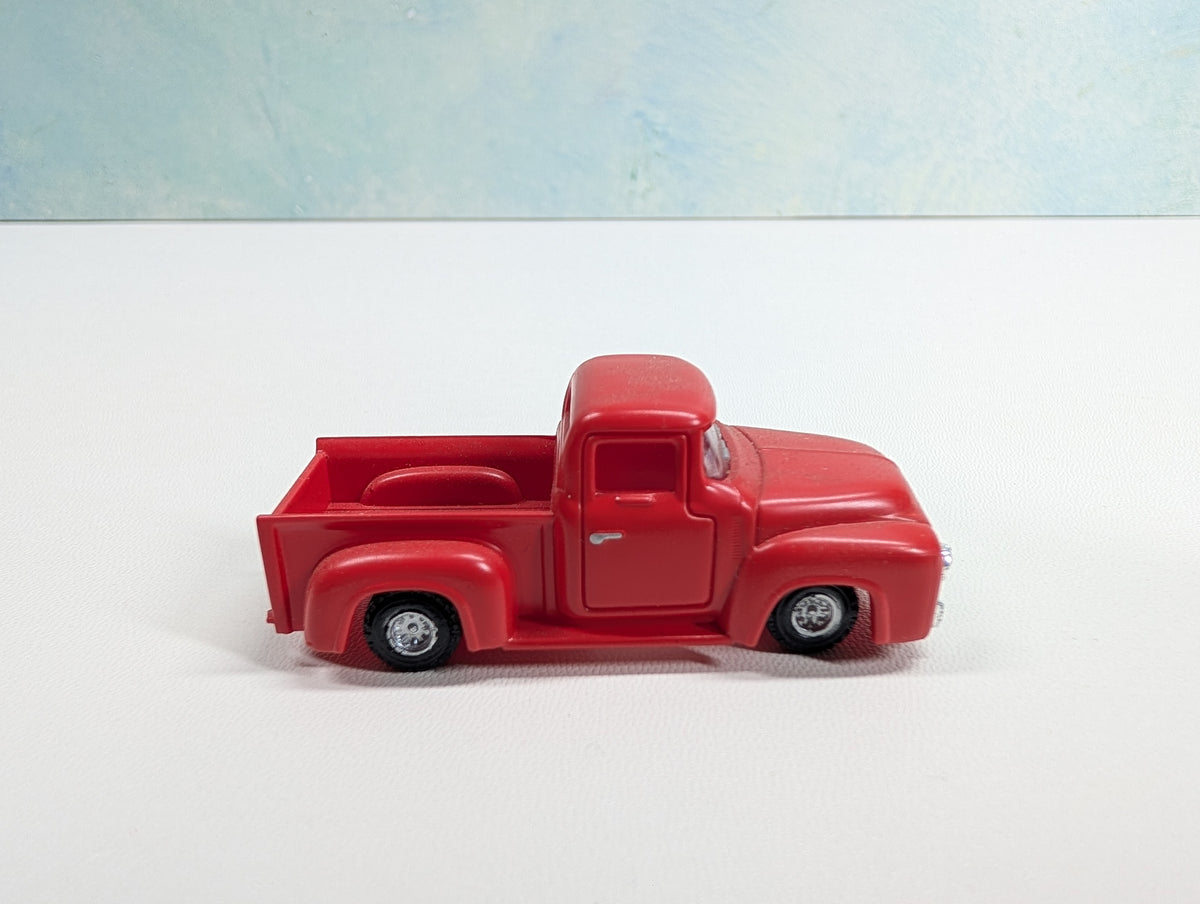 USED HO Scale Red Pick-Up Truck