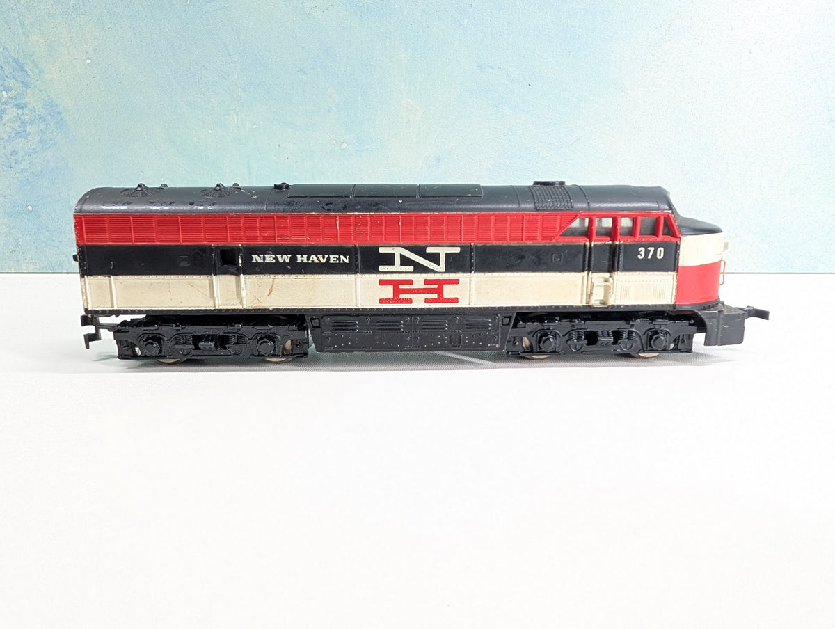 USED AHM HO Scale FM C-Liner Diesel Locomotive New Haven NH #370 Tested! DC