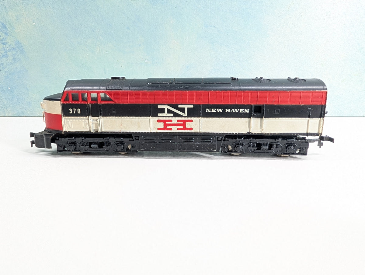 USED AHM HO Scale FM C-Liner Diesel Locomotive New Haven NH #370 Tested! DC