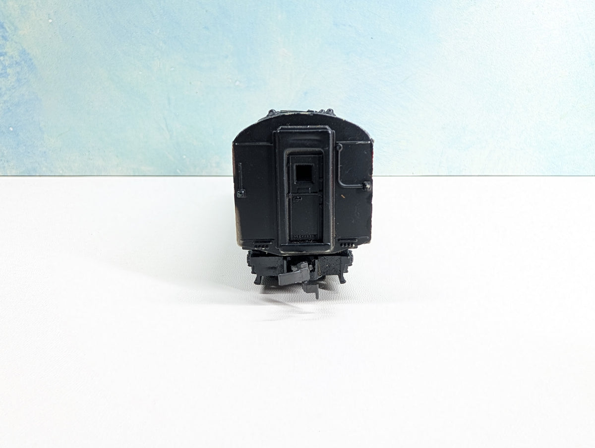 USED AHM HO Scale FM C-Liner Diesel Locomotive New Haven NH #370 Tested! DC