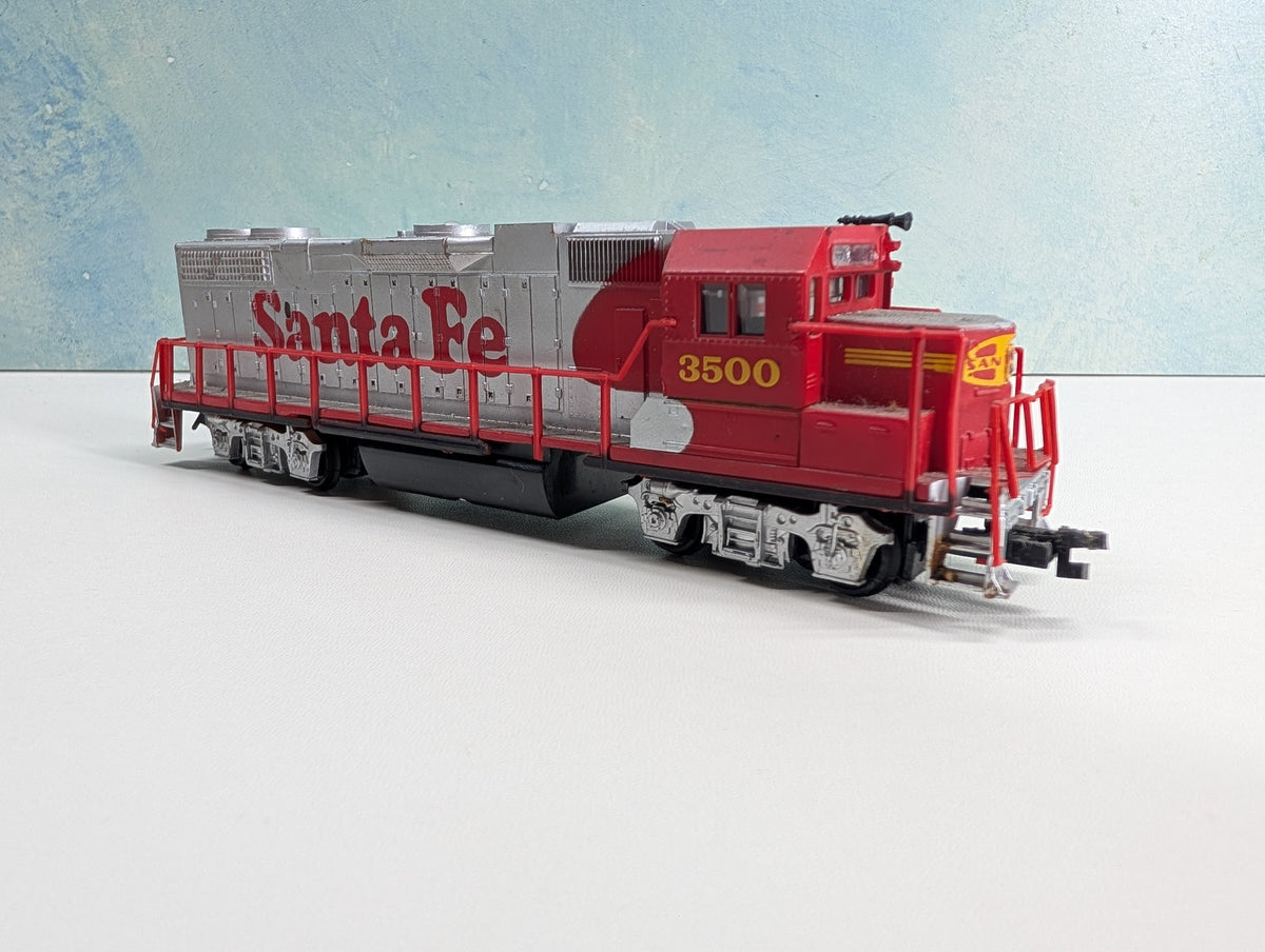 USED Life-Like HO Scale GP-38 Diesel Locomotive Santa Fe #3500 Unpowered