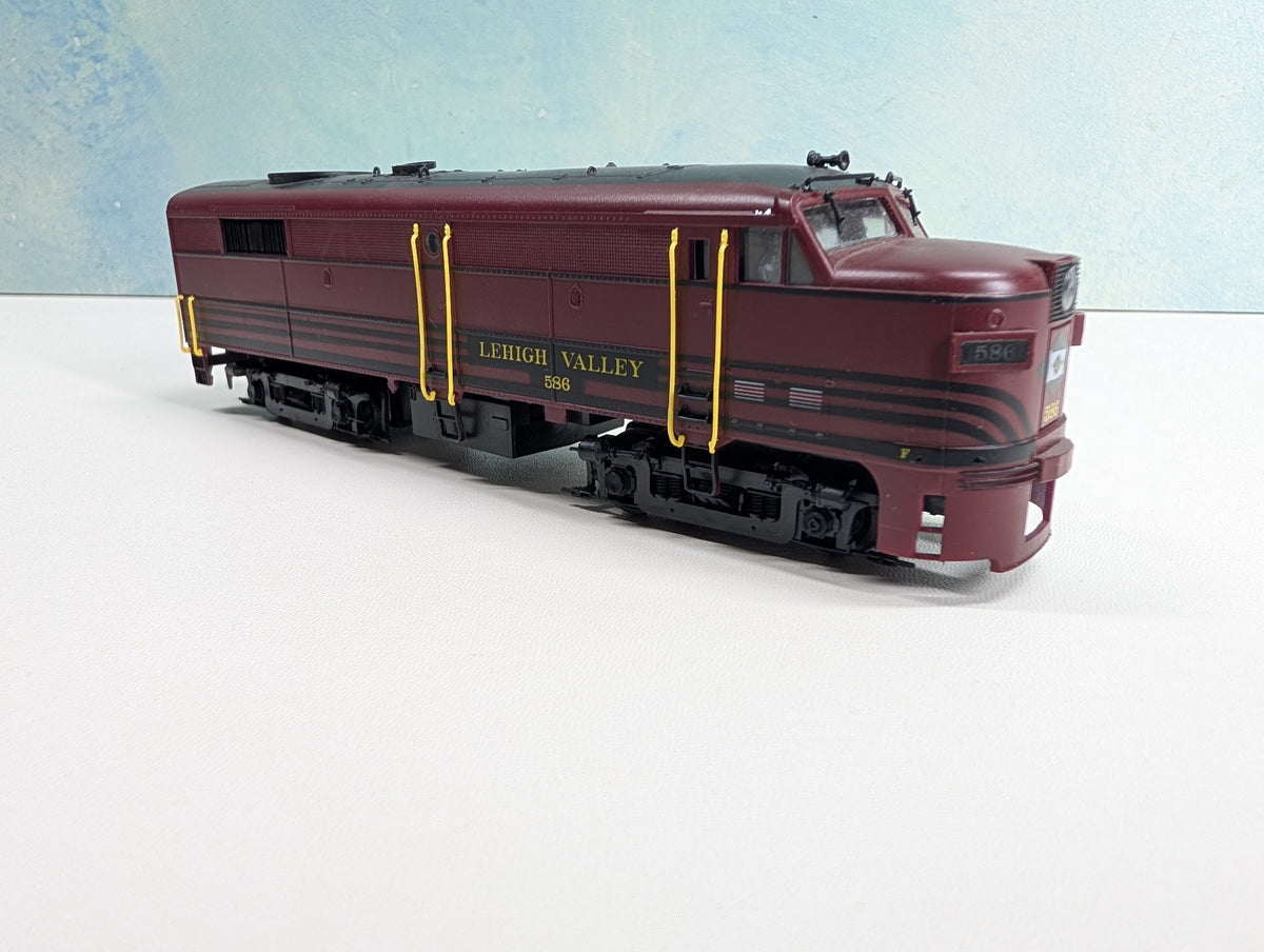 USED Life-Like HO Scale Proto 2000 FA-2 Diesel Locomotive Lehigh Valley #586 Runs Great DC