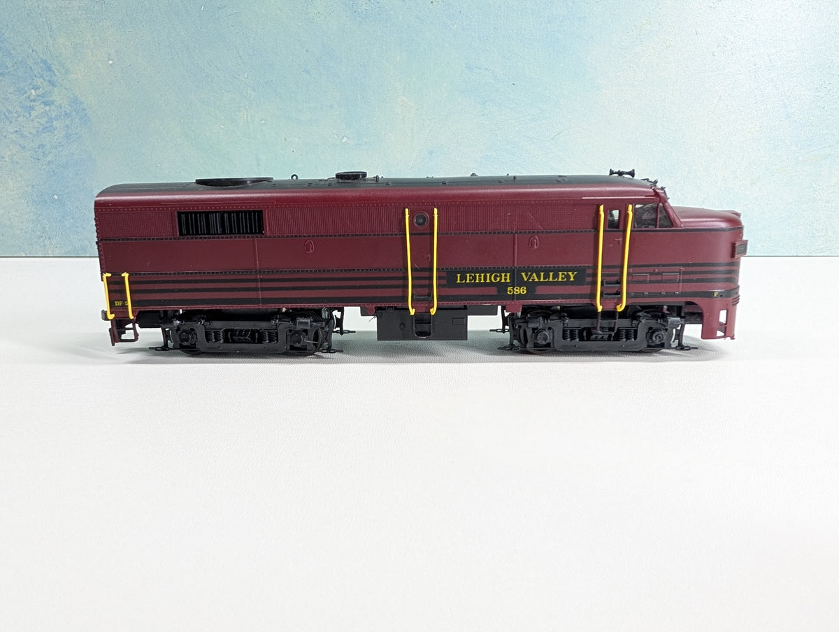 USED Life-Like HO Scale Proto 2000 FA-2 Diesel Locomotive Lehigh Valley #586 Runs Great DC
