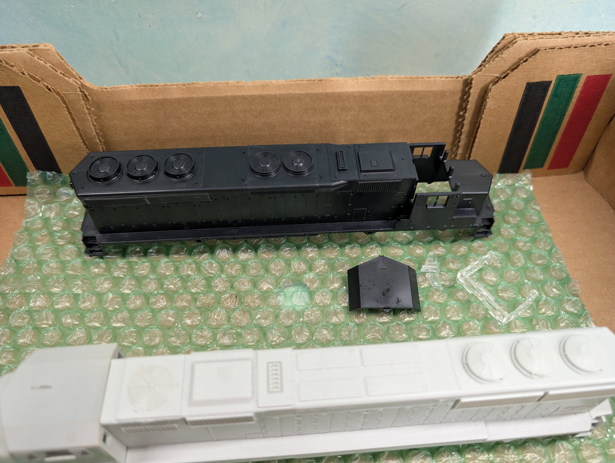 USED Rail Power Products HO Scale Lot of SD60M Shell, Chassis & Other Various SD Locomotive Details Parts