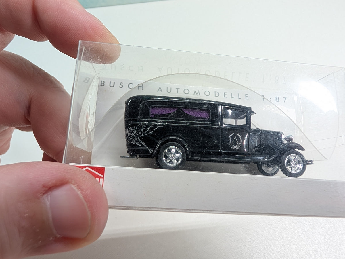 USED Busch 47721 HO Scale Ford AA Hearse, Funeral Car