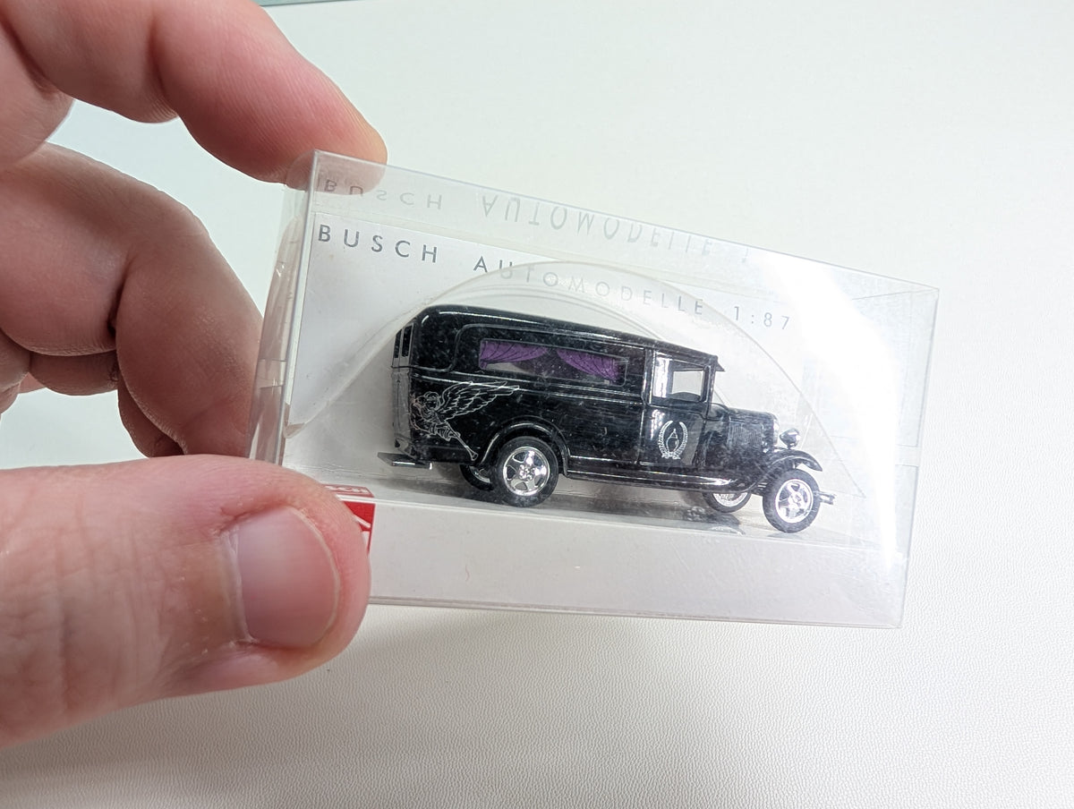 USED Busch 47721 HO Scale Ford AA Hearse, Funeral Car