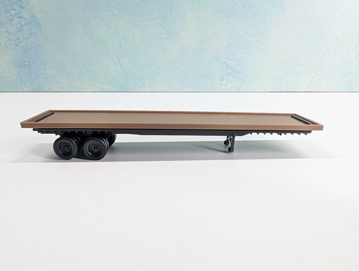 USED AHM HO Scale 41' Flat Trailer, Brown