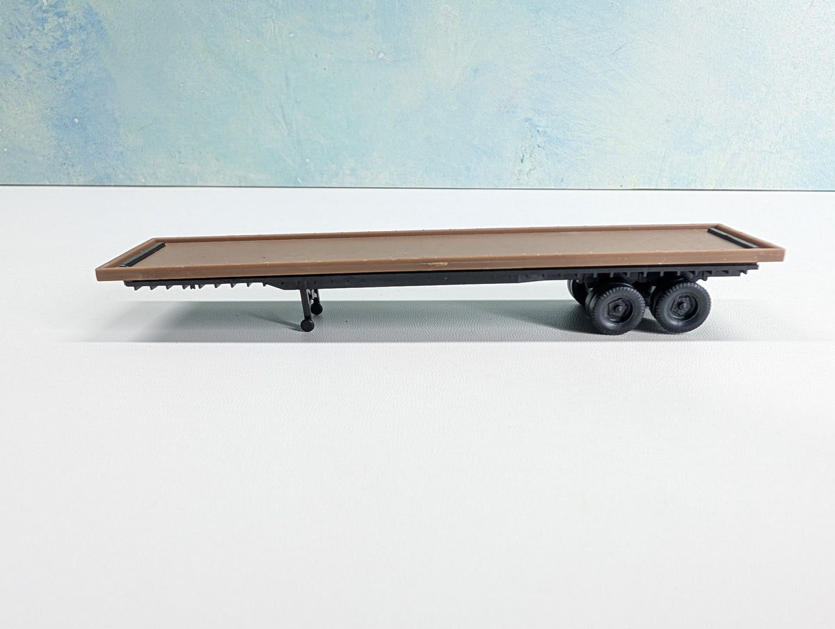 USED AHM HO Scale 41' Flat Trailer, Brown
