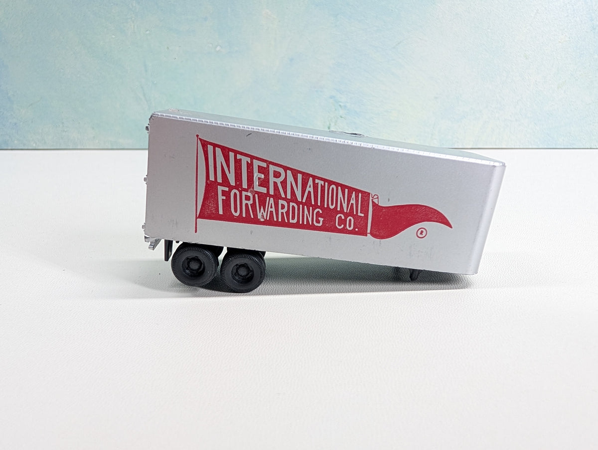 USED HO Scale Piggy Trailer International Forwarding Co