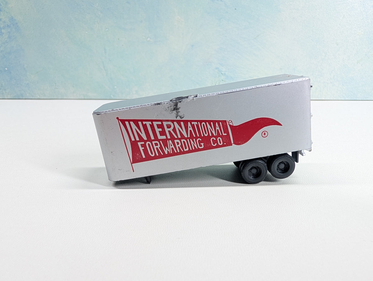 USED HO Scale Piggy Trailer International Forwarding Co