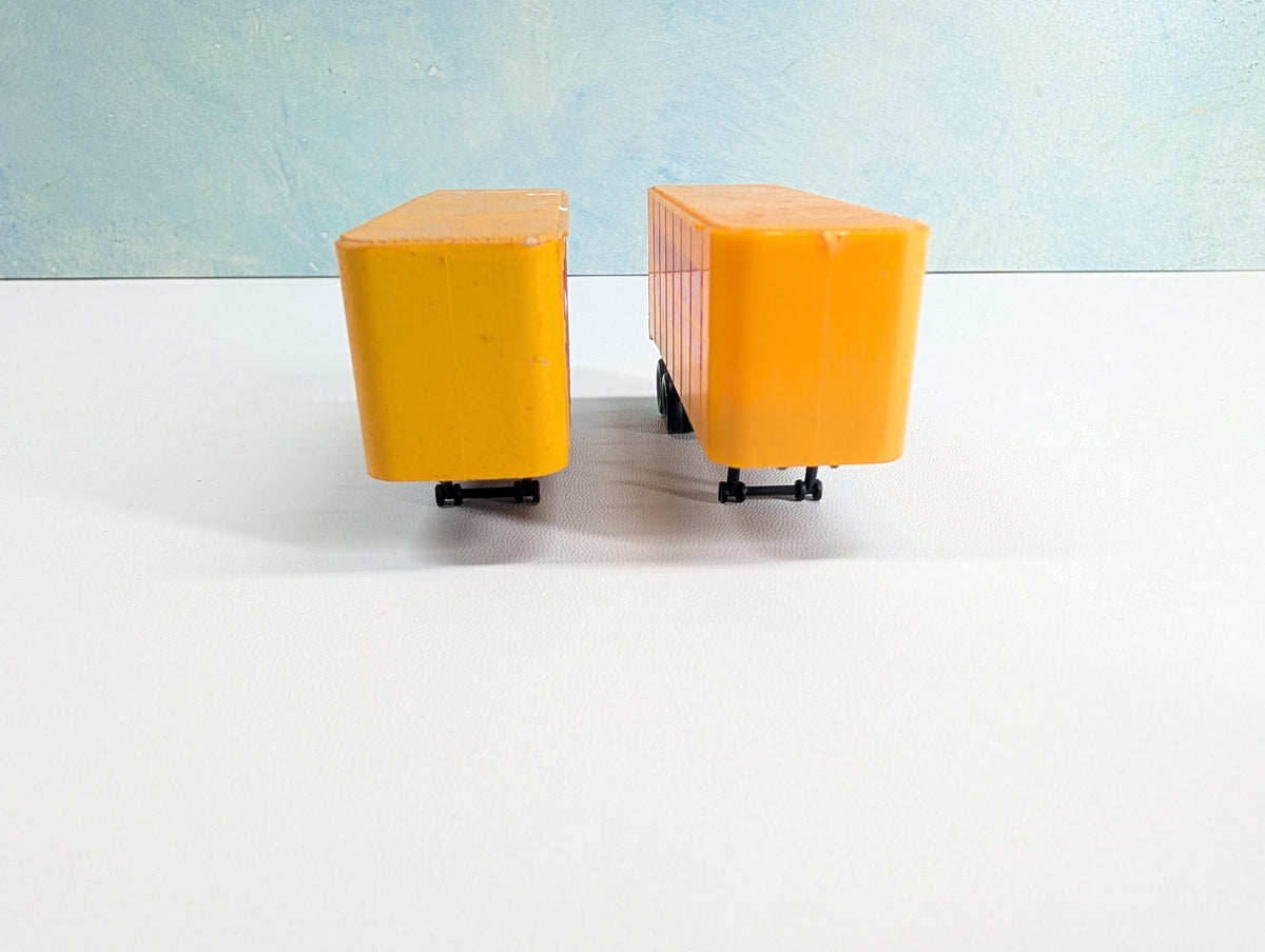 USED Tyco HO Scale Piggy Trailers Union Pacific (2 pcs)