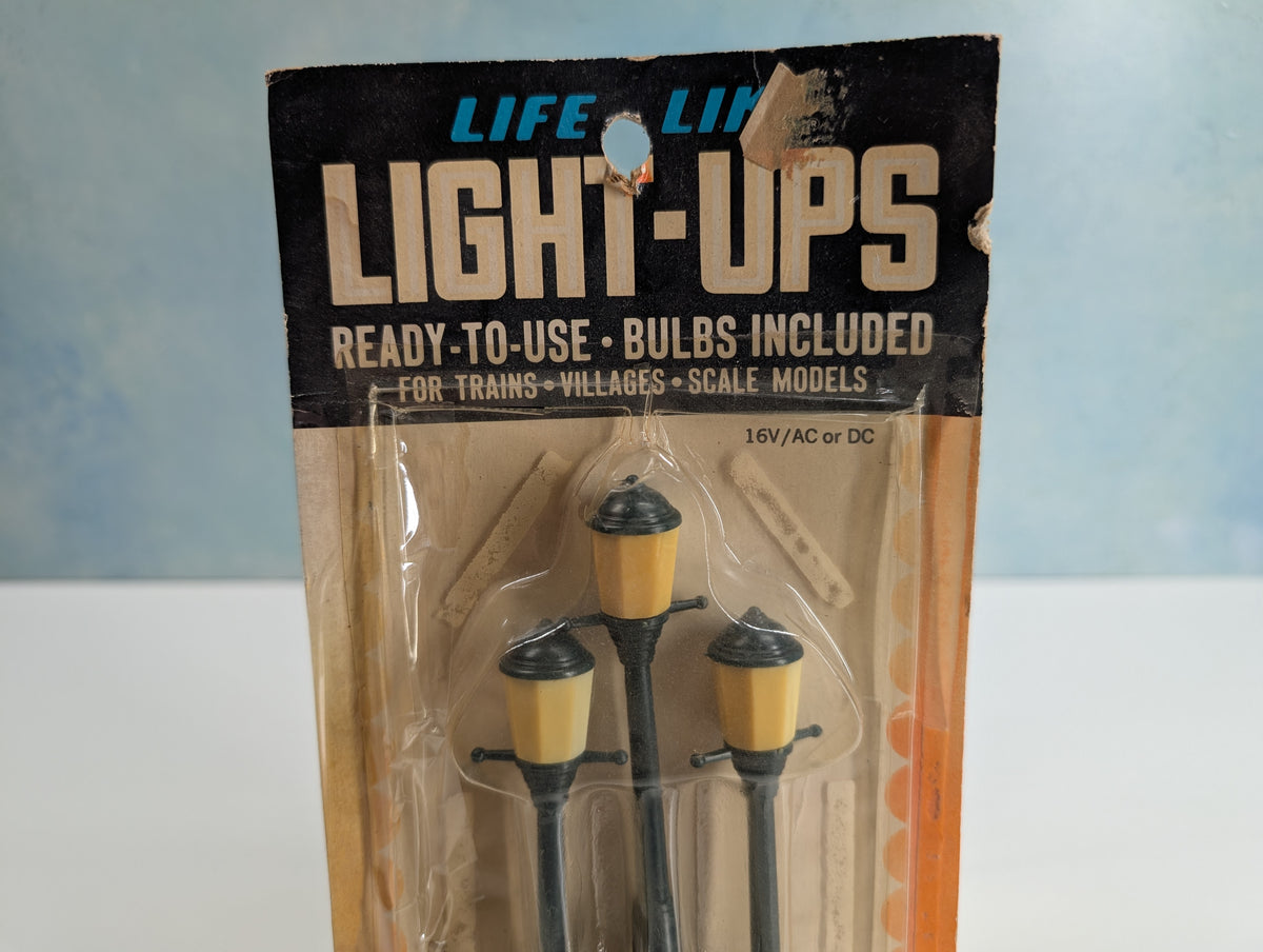 Life-Like 1201 HO Scale Lampposts (3 pcs)