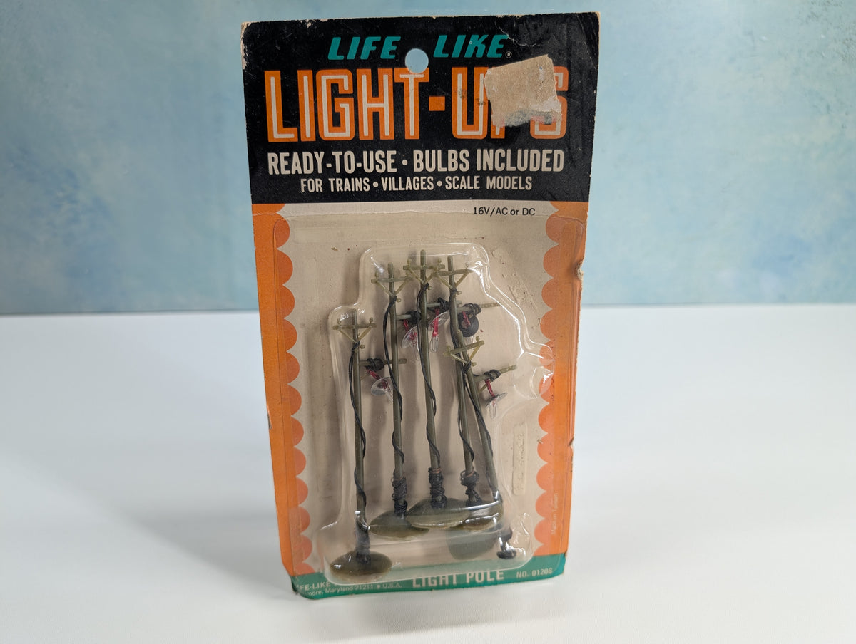 Life-Like 1206 HO Scale Light Poles (5 pcs)