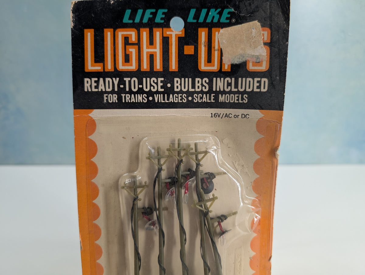 Life-Like 1206 HO Scale Light Poles (5 pcs)