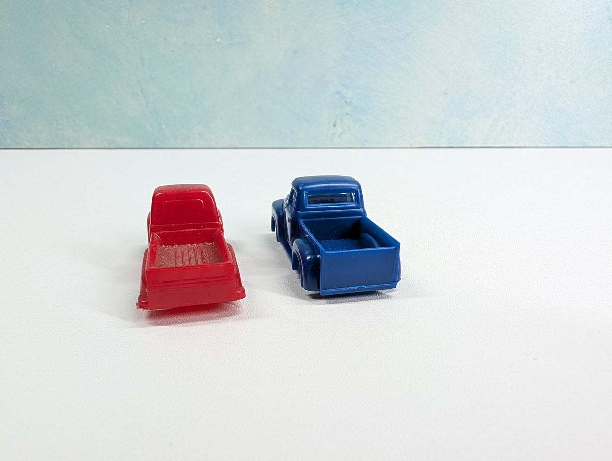 USED HO Scale Pick-Up Trucks (2 pcs)