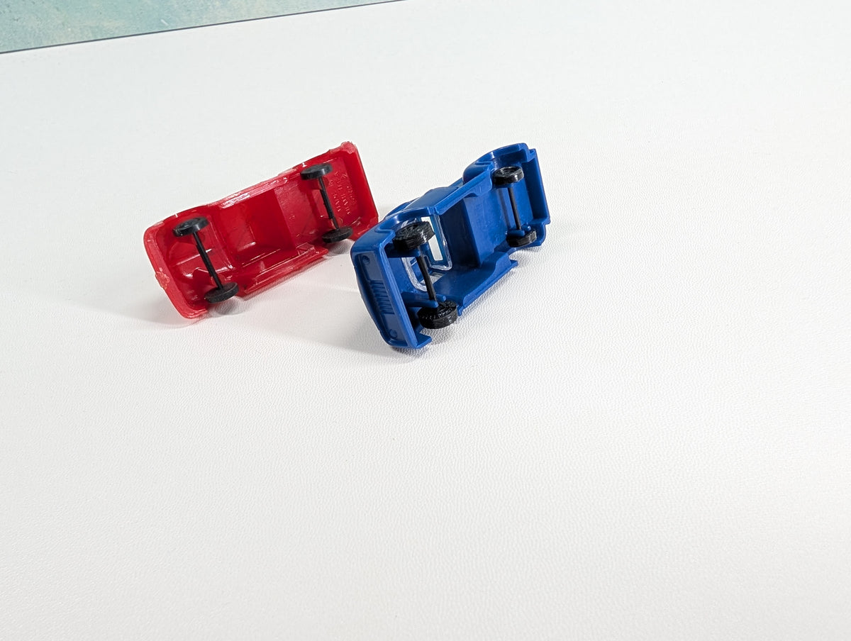 USED HO Scale Pick-Up Trucks (2 pcs)