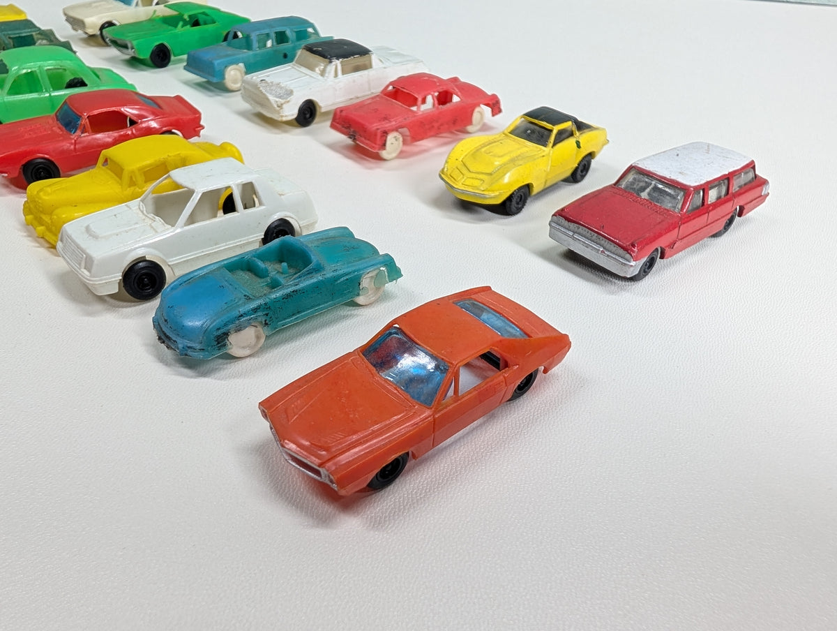 USED HO Scale Lot of Various Vehicles (15 pcs)