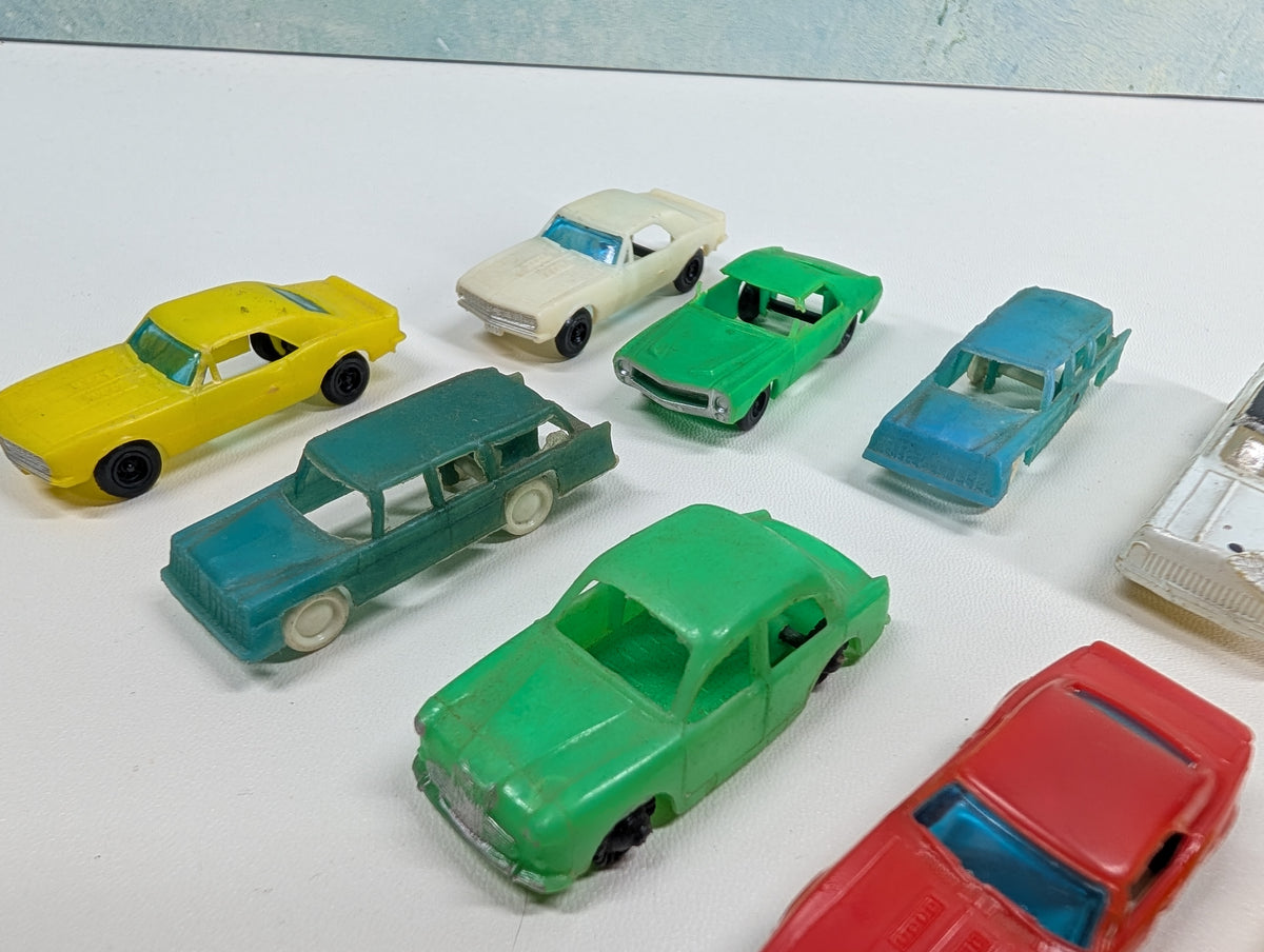 USED HO Scale Lot of Various Vehicles (15 pcs)