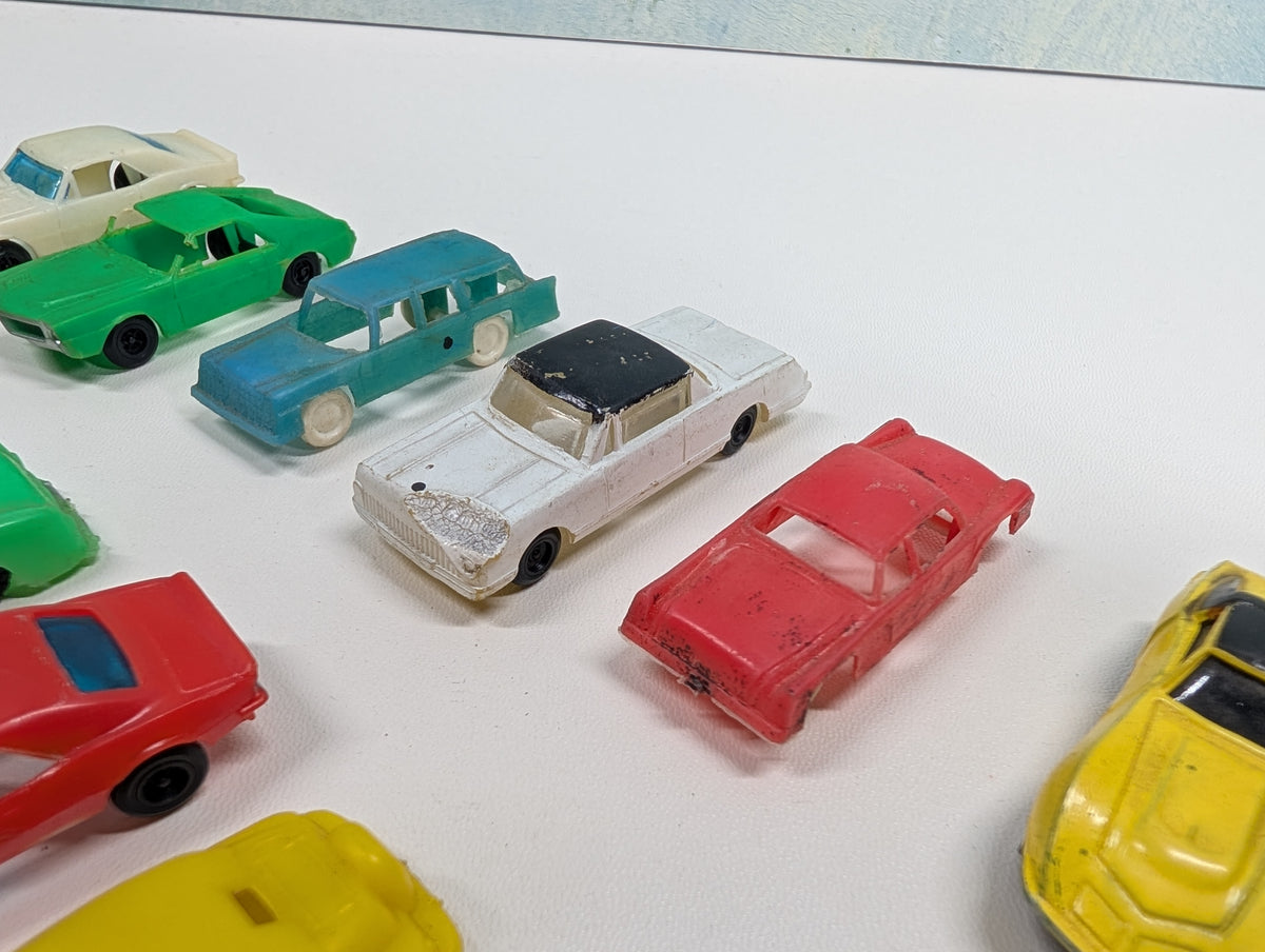 USED HO Scale Lot of Various Vehicles (15 pcs)