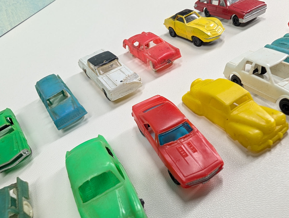 USED HO Scale Lot of Various Vehicles (15 pcs)