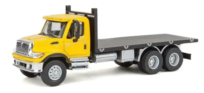 Walthers 949-11653 HO Scale International 7600 Flatbed Truck Yellow Cab w/ Black Bed