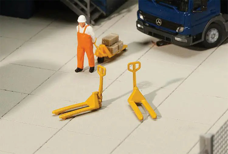 Walthers 949-4144 HO Scale Yellow Pallet Jacks KIT (4 pcs)