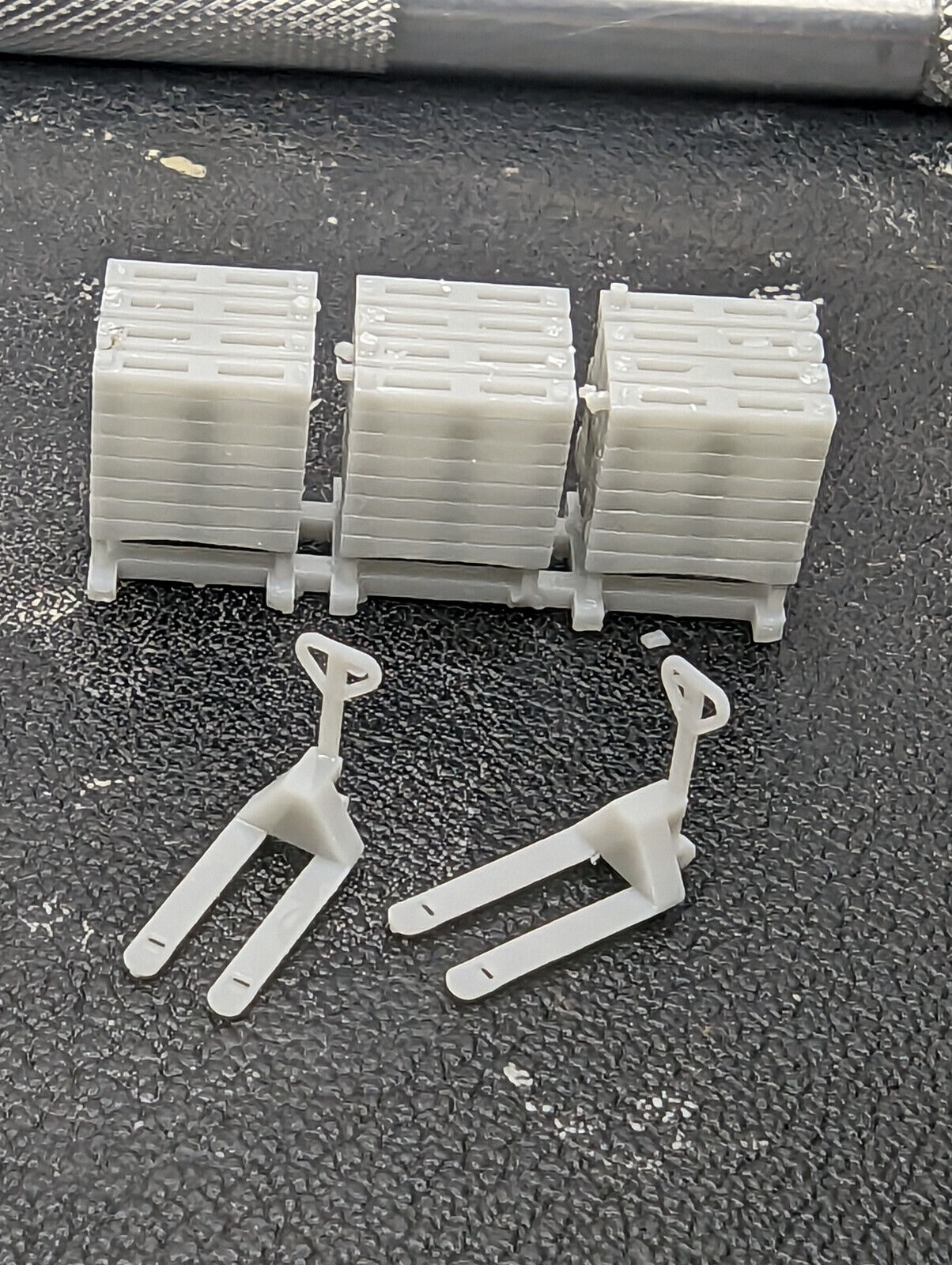 Whistle Stop Models HO1018 HO Scale Pallet Jacks & Pallets, Resin 3D Printed, Highly Detailed