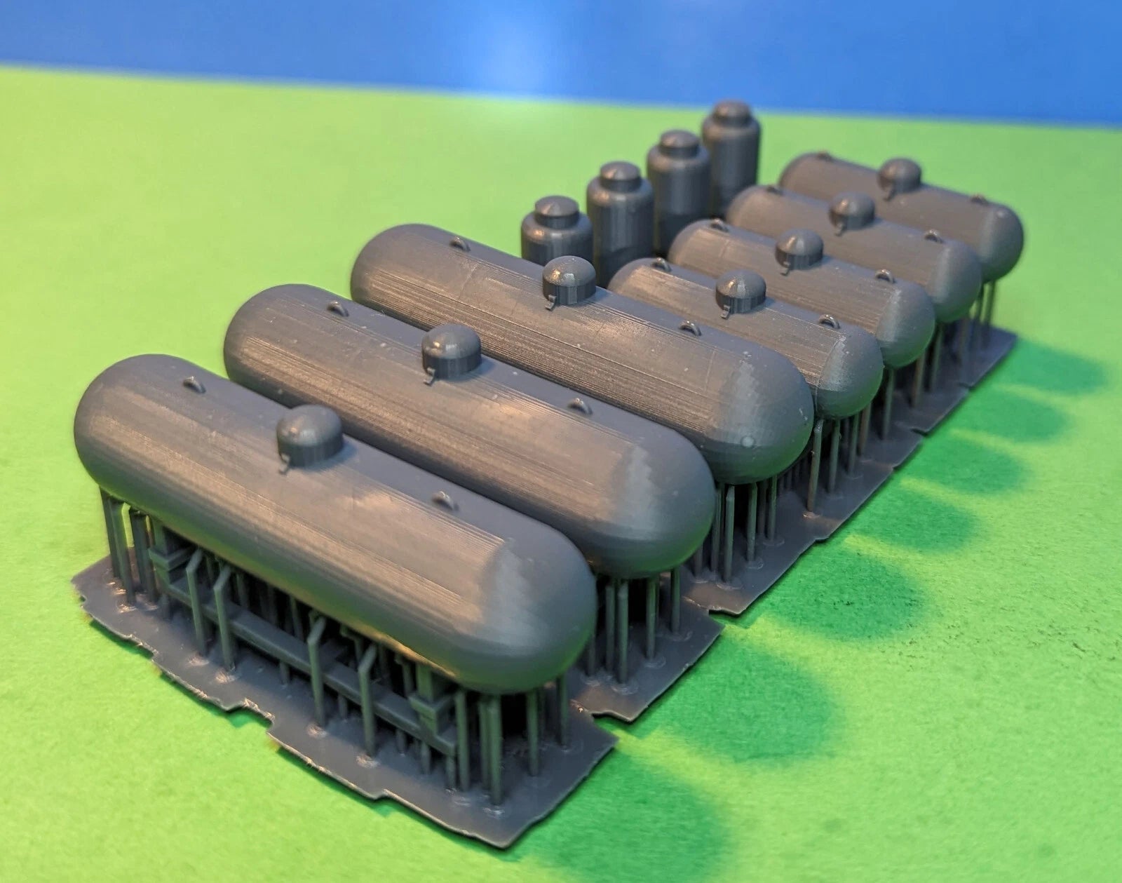 Whistle Stop Models N1003 N Scale Propane Tank Set, Resin 3D Printed, Highly Detailed Sample (11 pcs)